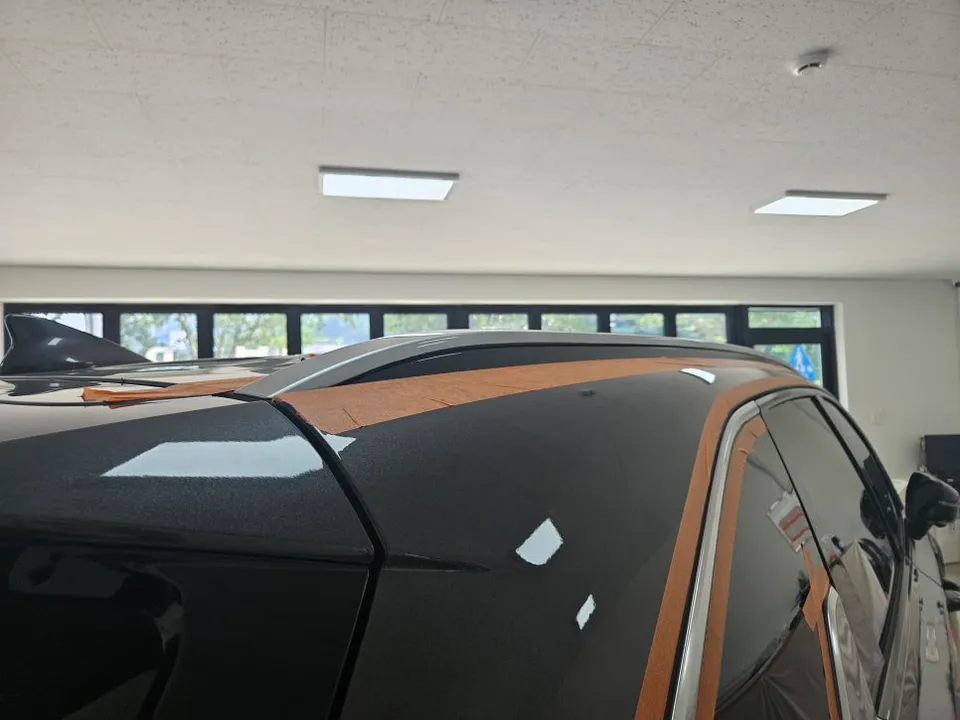 Kia Sorentoのカーフィルム施工事例|クロームラッピング 施工写真 1-2