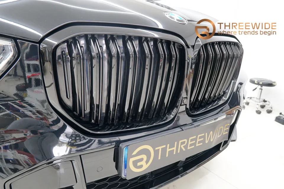 BMW X5のカーラッピング事例｜高光沢PETフィルム施工 施工写真 1-2