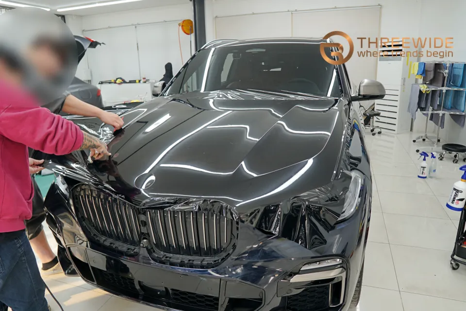 BMW X5のカーラッピング事例｜高光沢PETフィルム施工 施工写真 2-2
