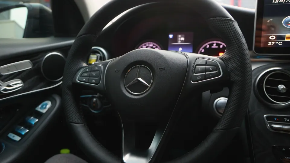 Mercedes-Benz GLC X253 steering wheel - Mercedes-Benz GLC Custom Steering Wheel: Winter Comfort Boost photo 3