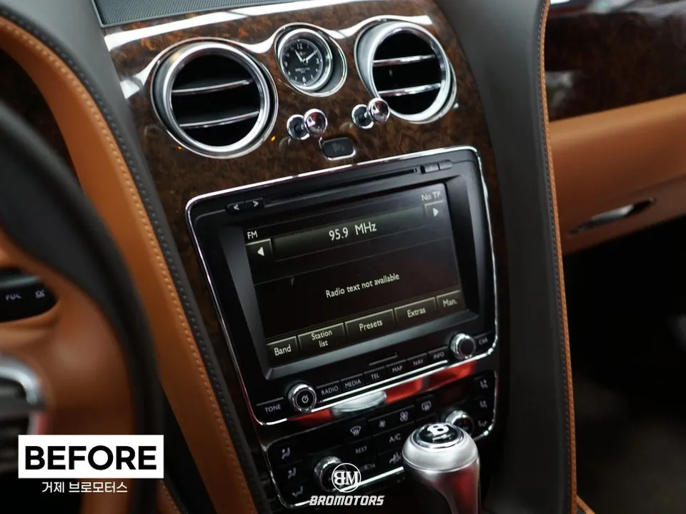 Bentley Flying SpurのAndroid Auto・CarPlay取付事例 施工写真 3-2