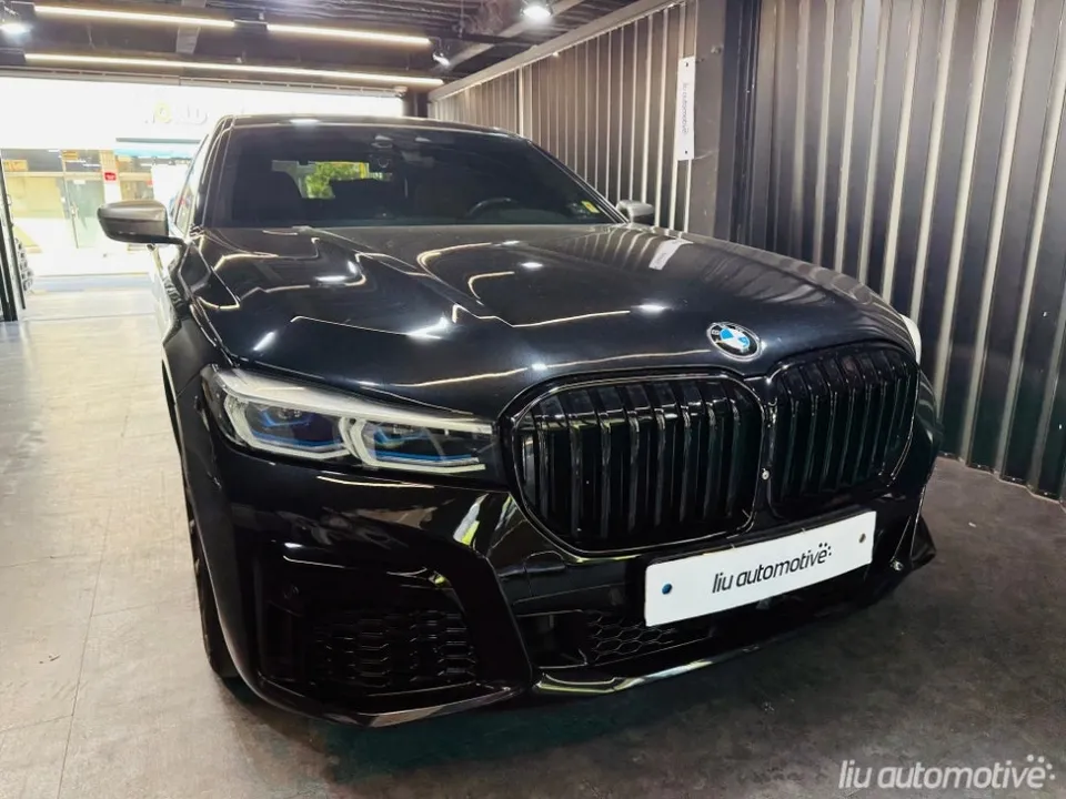 BMW 7 Seriesのカーラッピング事例|費用目安・仕上がり 施工写真 3-1
