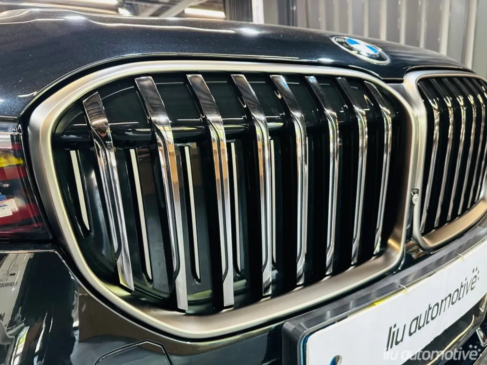 BMW 7 Seriesのカーラッピング事例|費用目安・仕上がり 施工写真 4-1