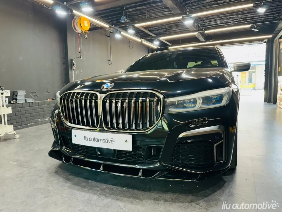 BMW 7 Seriesのカーラッピング事例|費用目安・仕上がり 施工写真 1-2