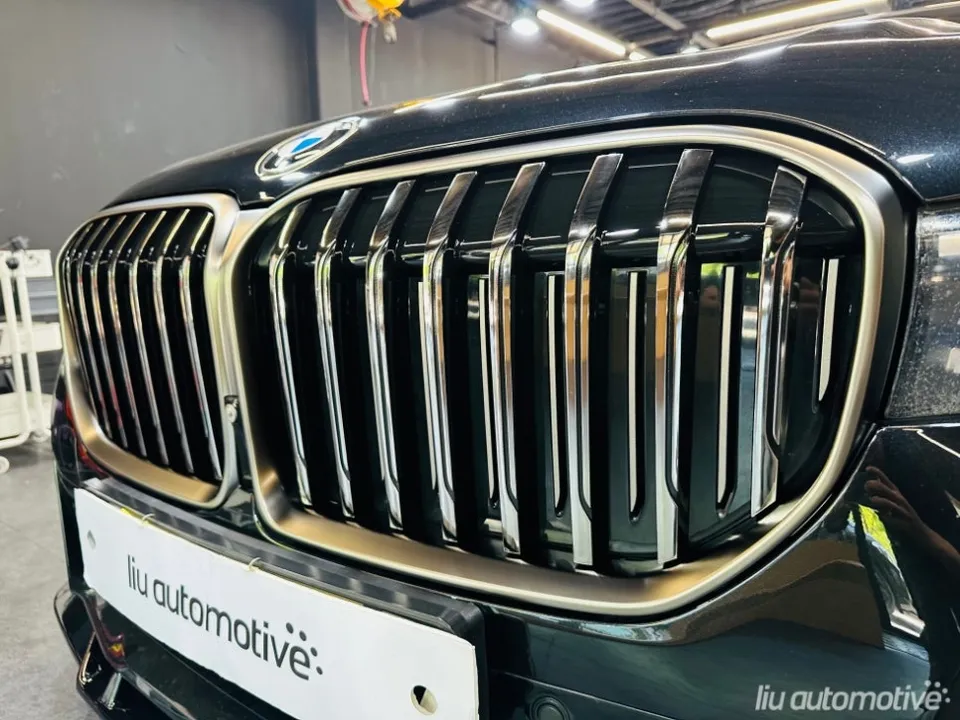 BMW 7 Seriesのカーラッピング事例|費用目安・仕上がり 施工写真 4-2