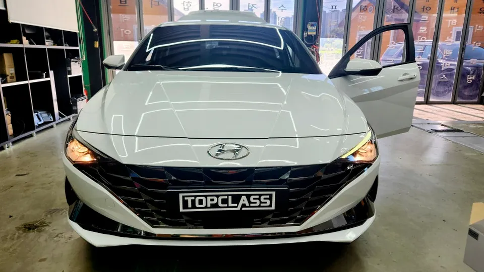 Hyundai Elantra CN7のAndroid Auto・CarPlay取付事例 施工写真 1