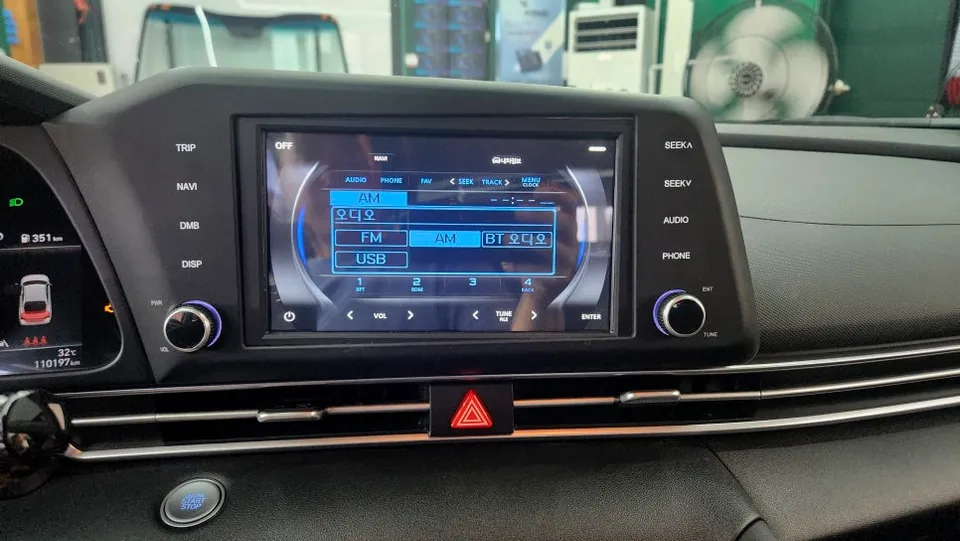 Hyundai Elantra CN7のAndroid Auto・CarPlay取付事例 施工写真 3