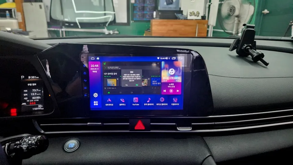 Hyundai Elantra CN7のAndroid Auto・CarPlay取付事例 施工写真 4