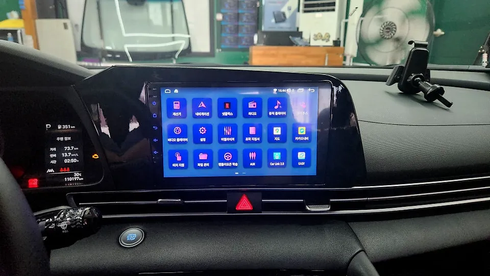 Hyundai Elantra CN7のAndroid Auto・CarPlay取付事例 施工写真 6