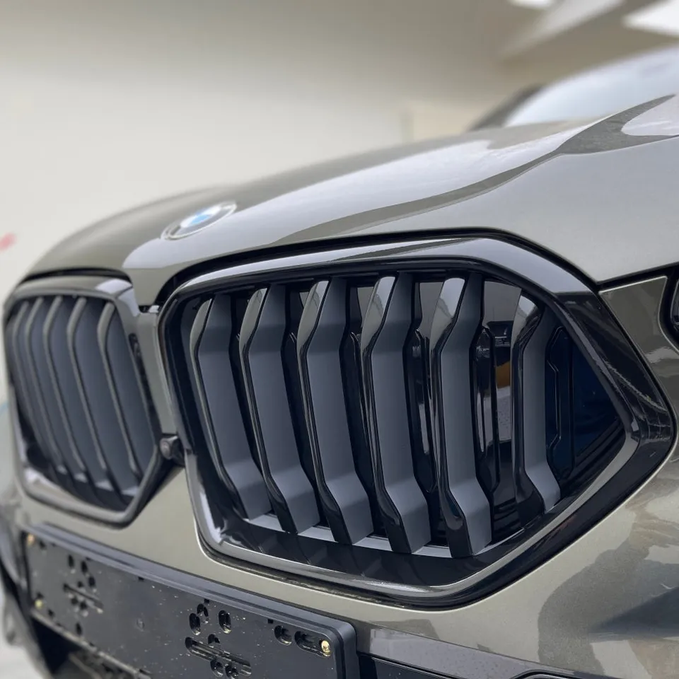 BMW X6のカーラッピング事例｜費用目安・仕上がり 施工写真 2-2