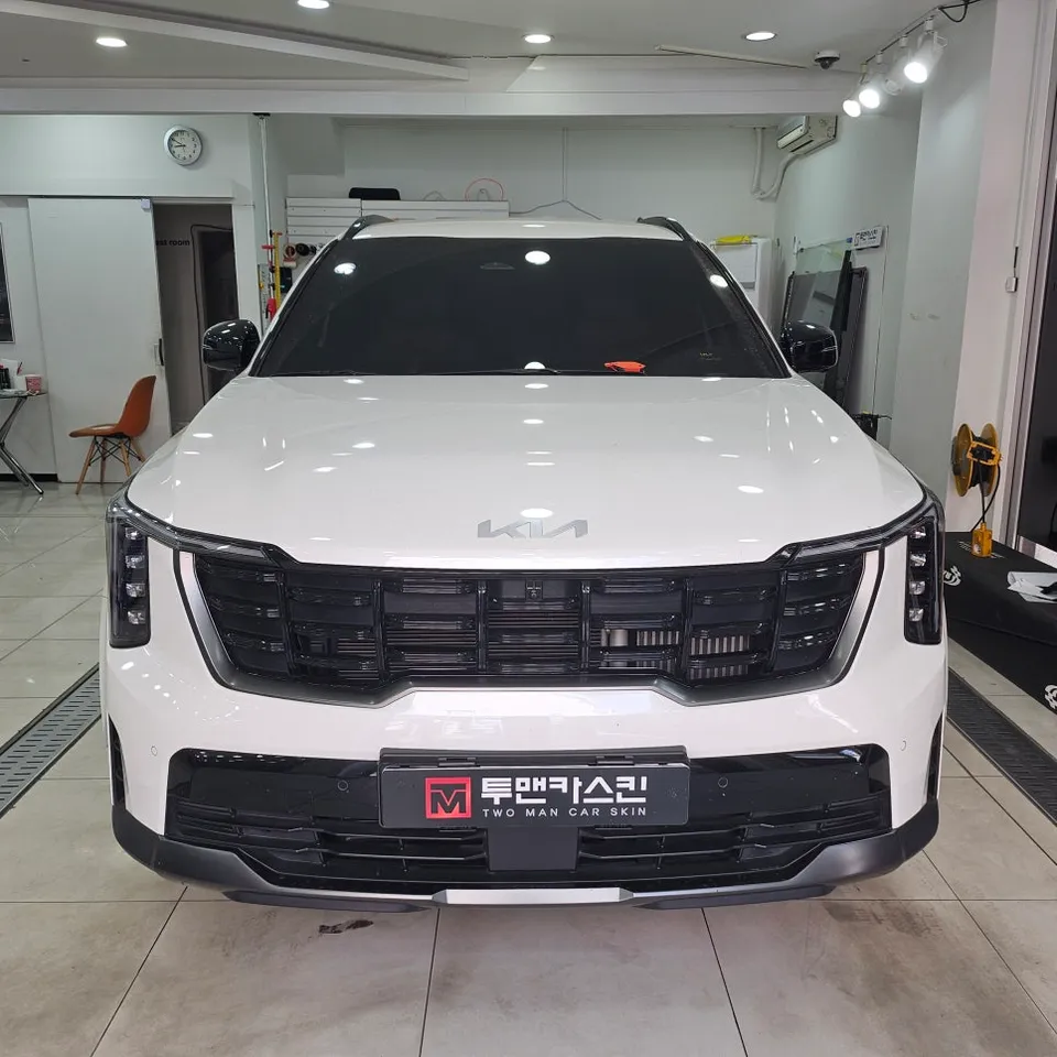 Kia Sorentoのカーラッピング事例|費用目安・仕上がり 施工写真 1-1