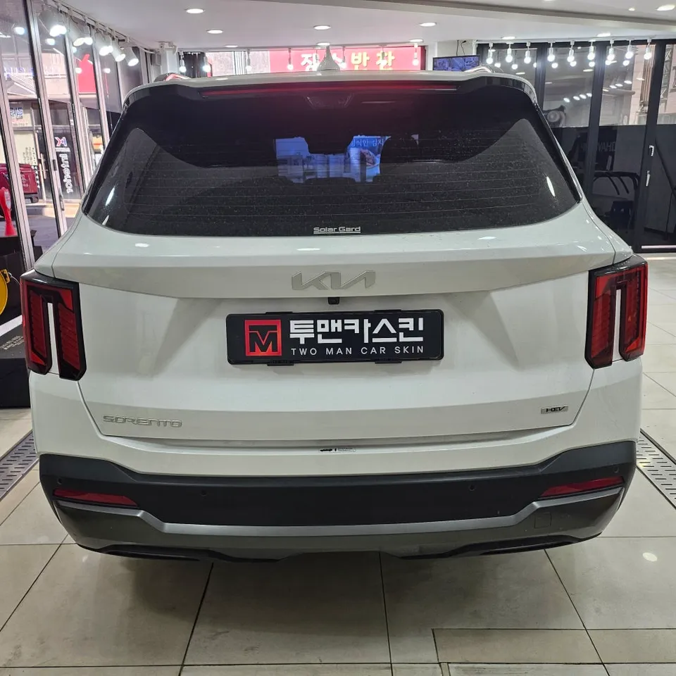 Kia Sorentoのカーラッピング事例|費用目安・仕上がり 施工写真 1-2