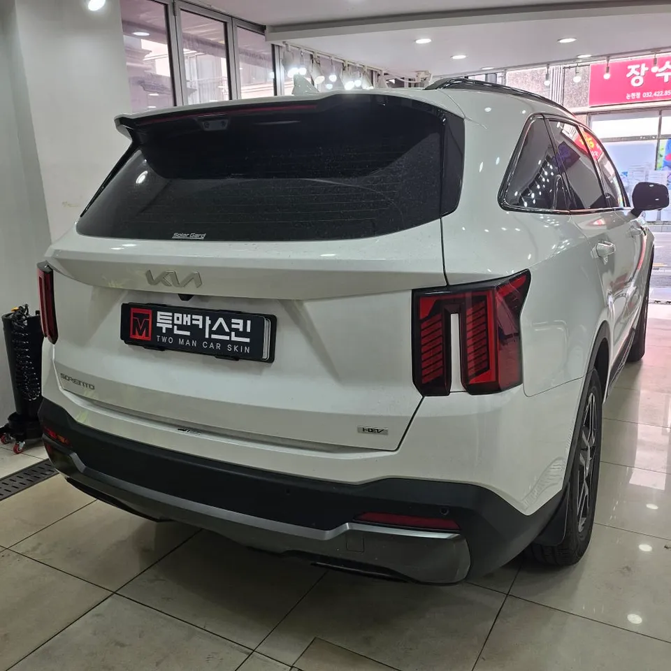 Kia Sorentoのカーラッピング事例|費用目安・仕上がり 施工写真 2-2