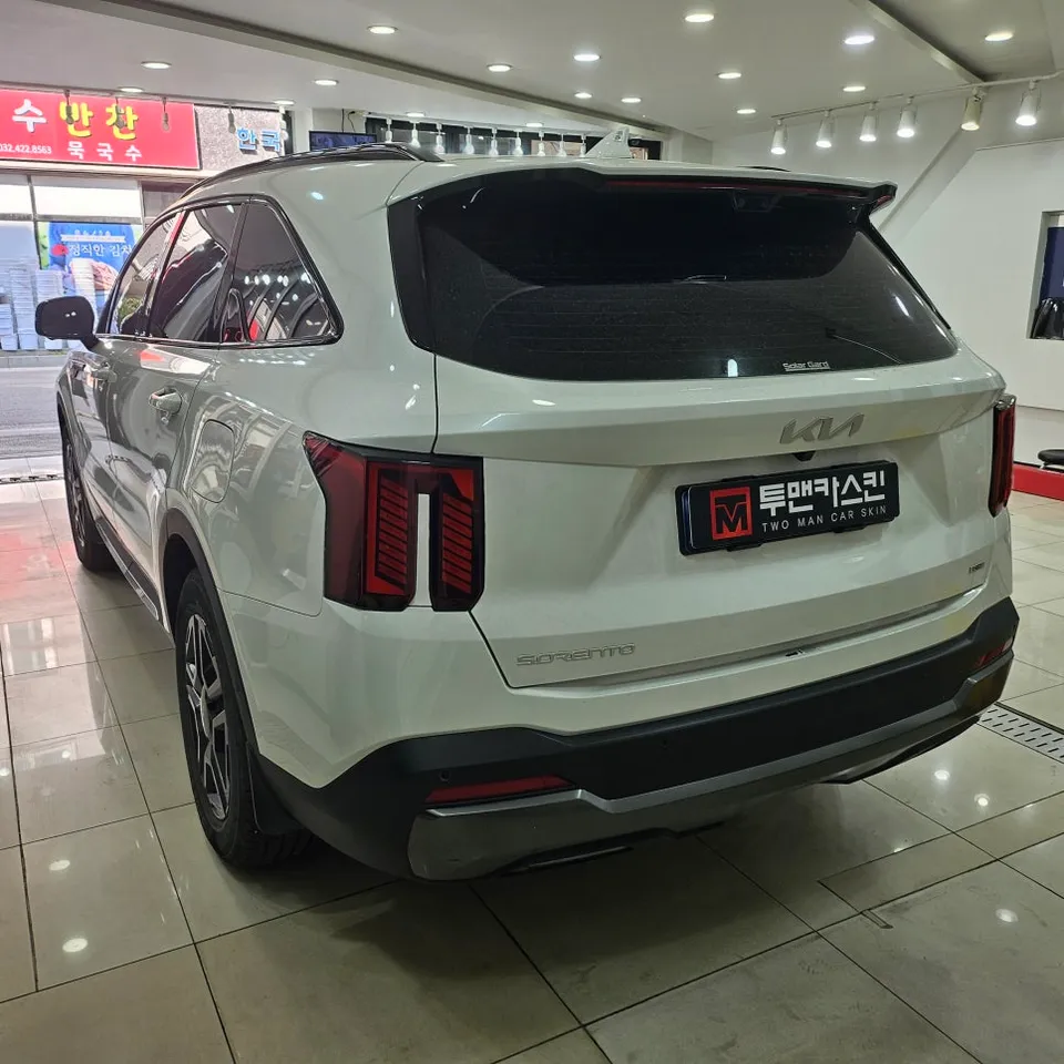 Kia Sorentoのカーラッピング事例|費用目安・仕上がり 施工写真 3-2