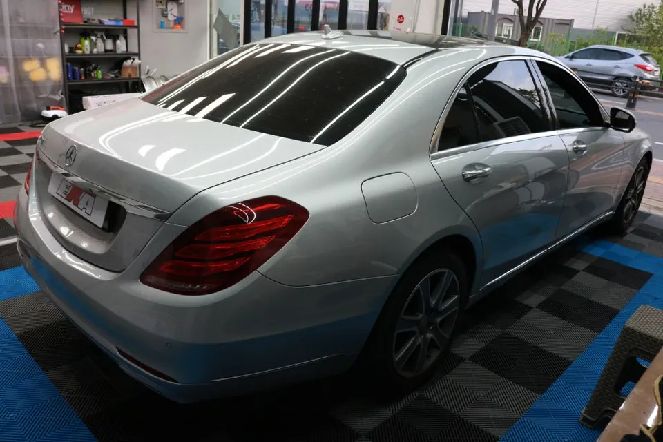 Mercedes-Benz S-Classのカーラッピング事例｜費用目安・仕上がり 施工写真 3-3