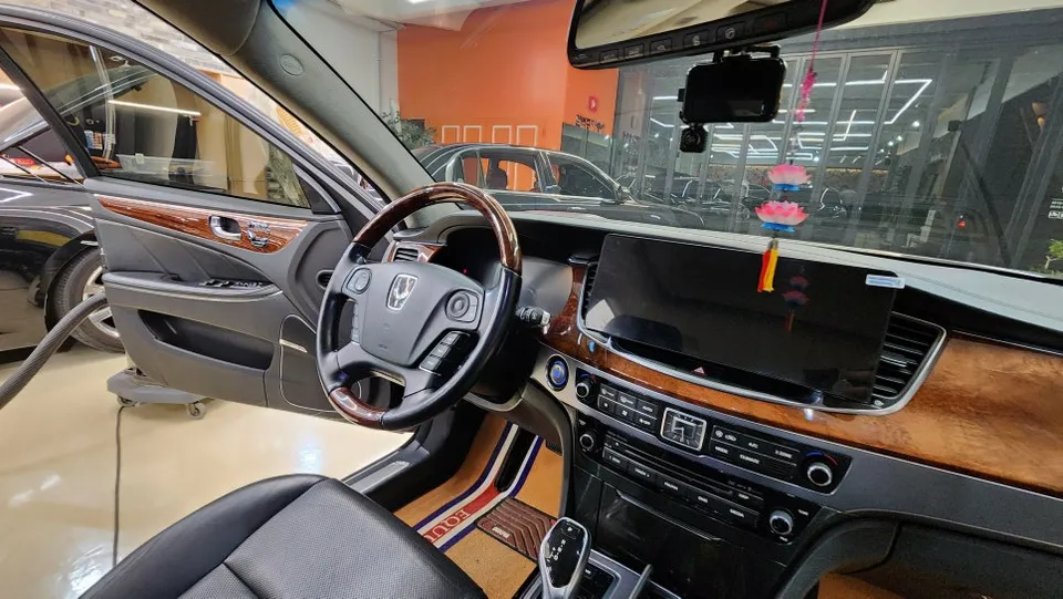 Hyundai Equus interior customization - Hyundai Equus Interior Customization Installation Review — Cost photo 3