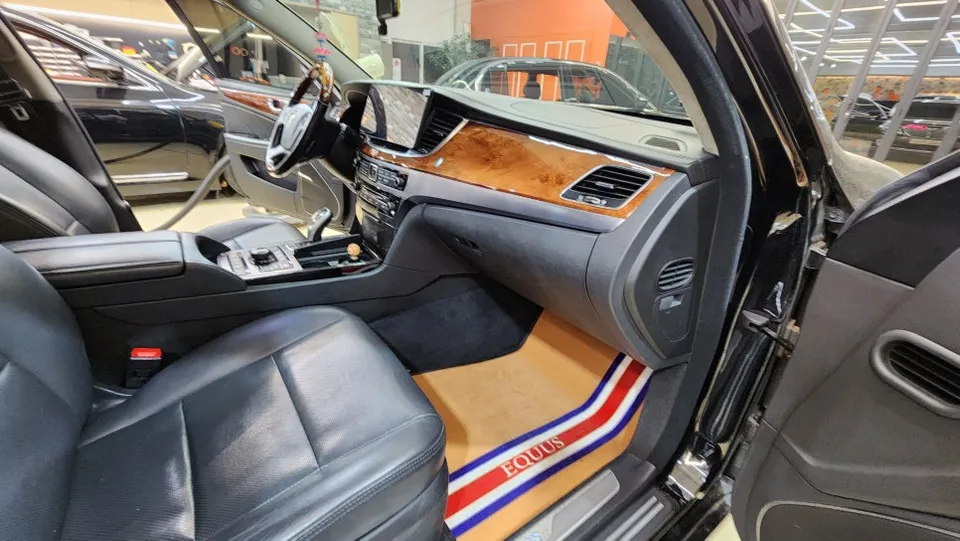 Hyundai Equus interior customization - Hyundai Equus Interior Customization Installation Review — Cost photo 4