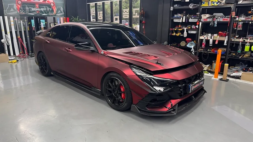 Hyundai Elantra Nのカーラッピング事例｜映画キャラカスタム 施工写真 1-2