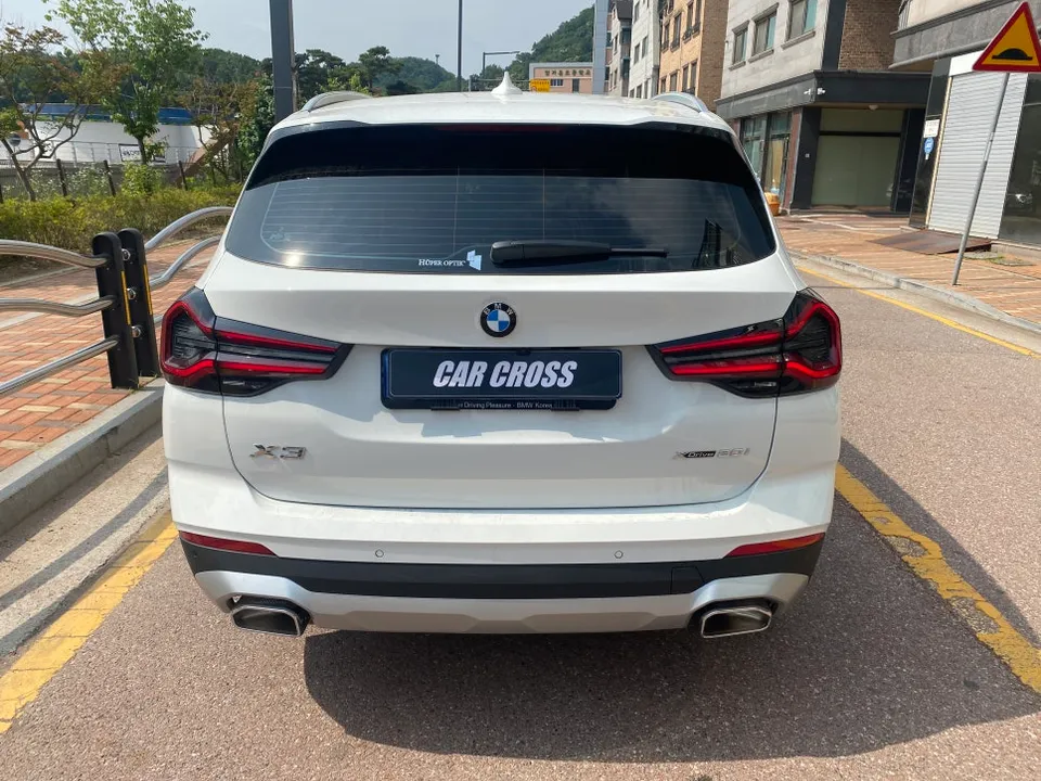 BMW X3のカーラッピング事例|費用目安・仕上がり 施工写真 3-1