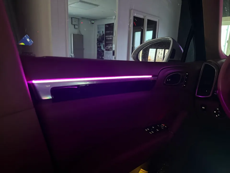 Porsche Cayenne ambient lighting - Porsche Cayenne Ambient Lighting Review: Smart Control photo 4