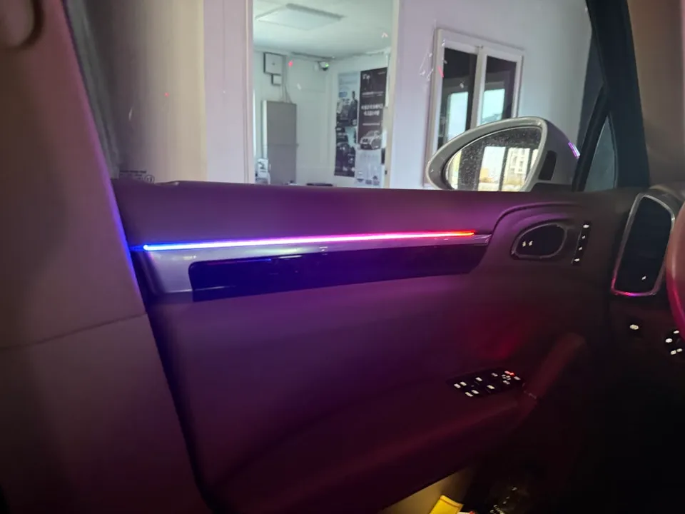 Porsche Cayenne ambient lighting - Porsche Cayenne Ambient Lighting Review: Smart Control photo 6