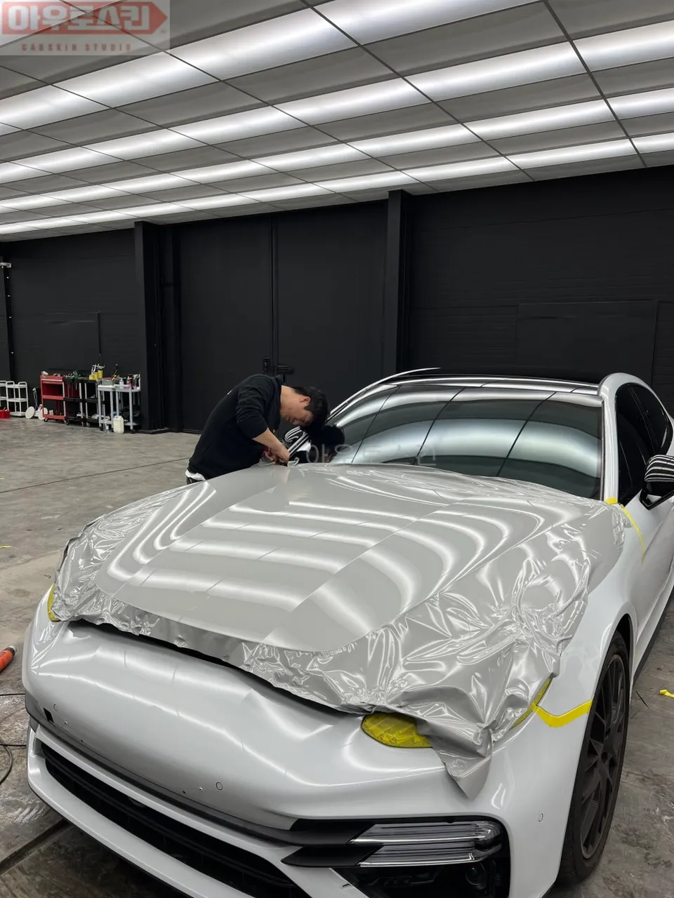 Porsche Panamera vinyl wrap - Porsche Panamera Vinyl Wrap Review: Stunning Crayon High Gloss Fi photo 4