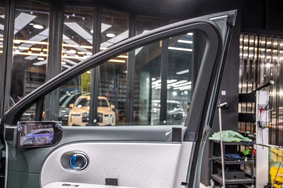 Hyundai IONIQのカーフィルム施工事例|費用目安・仕上がり 施工写真 1-2