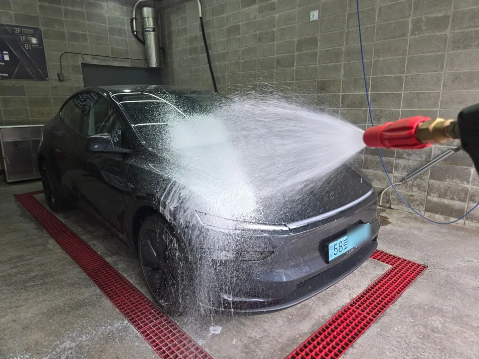 Tesla Model Y PPF施工事例｜費用目安と仕上がり 施工写真 2-3
