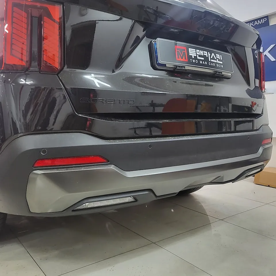 Kia Sorento MQ4のカーラッピング事例:費用目安と仕上がり 施工写真 3-3