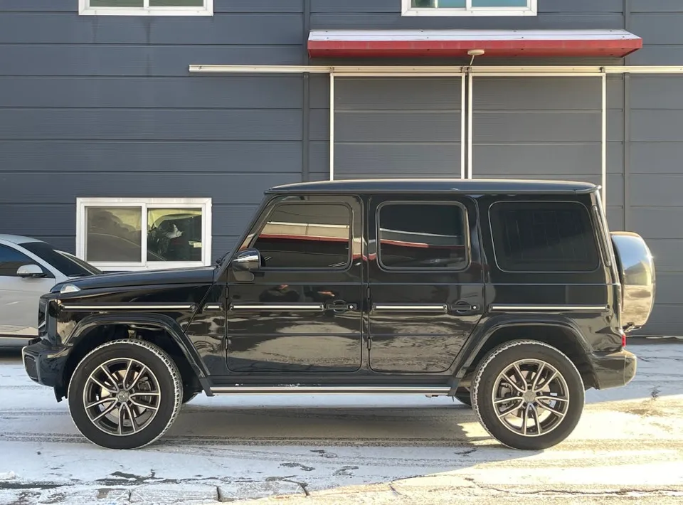 Mercedes-Benz G450D wheel caliper paint - Mercedes-Benz G450D Wheel Paint Review — Glossy Black + Red Calip photo 3