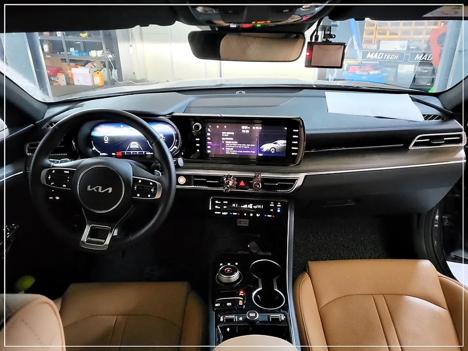 Kia K5 DL3 ambient lighting - Kia K5 DL3 Ambient Lighting Review — Seamless OEM Integration photo 4