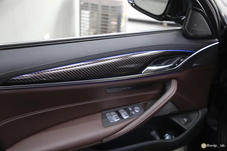 BMW 5 Series vinyl wrap - BMW 5 Series Gloss Carbon Vinyl Wrap Review photo 3