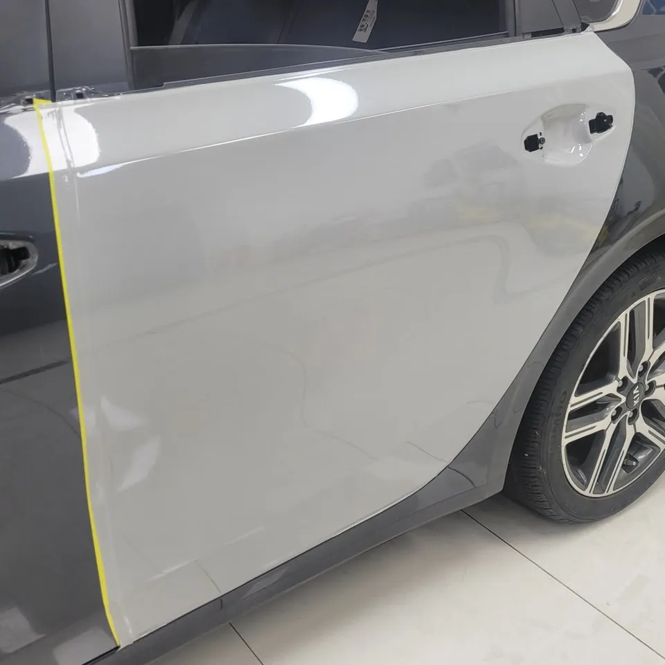 Kia K3のカーラッピング事例｜ポルシェグレーへのカスタム 施工写真 2-1
