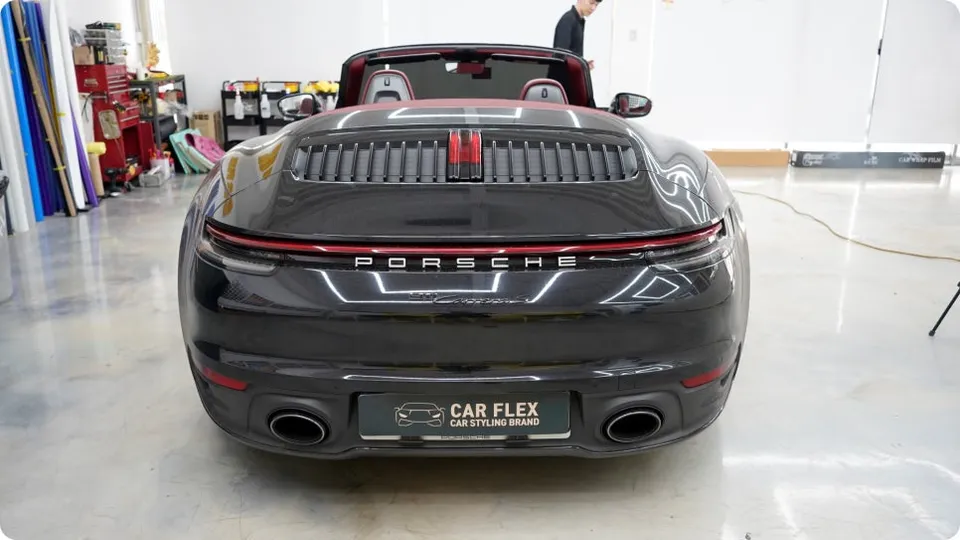 ポルシェ911のPPF施工事例｜韓国での高光沢フィルム施工 施工写真 3-2
