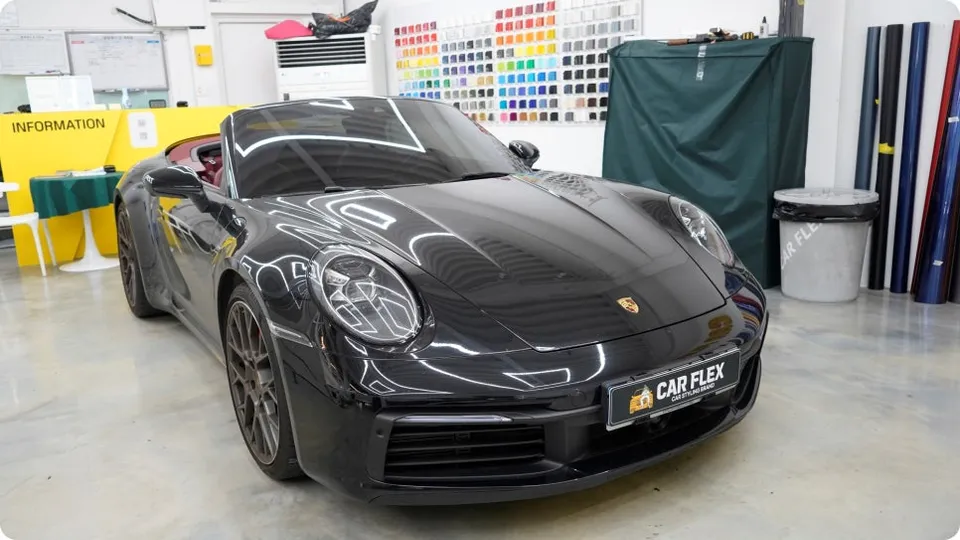 ポルシェ911のPPF施工事例｜韓国での高光沢フィルム施工 施工写真 4-2