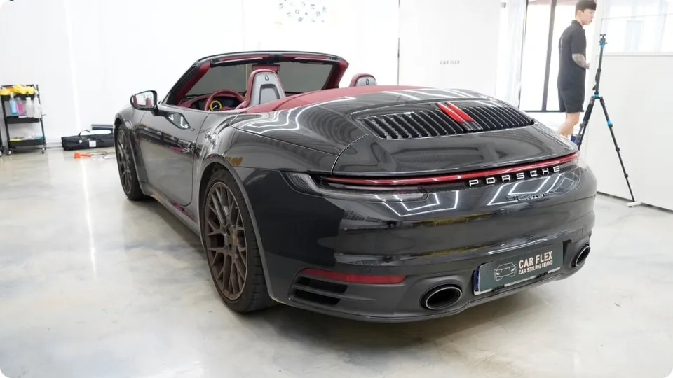 ポルシェ911のPPF施工事例｜韓国での高光沢フィルム施工 施工写真 1-3