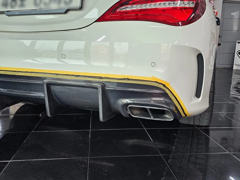 Mercedes-Benz CLAのカーラッピング事例|費用目安・仕上がり 施工写真 2-3