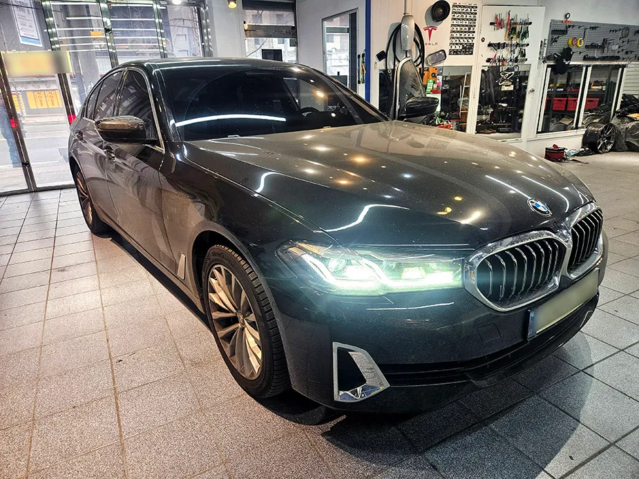BMW 5 Series G30 body repair installation result