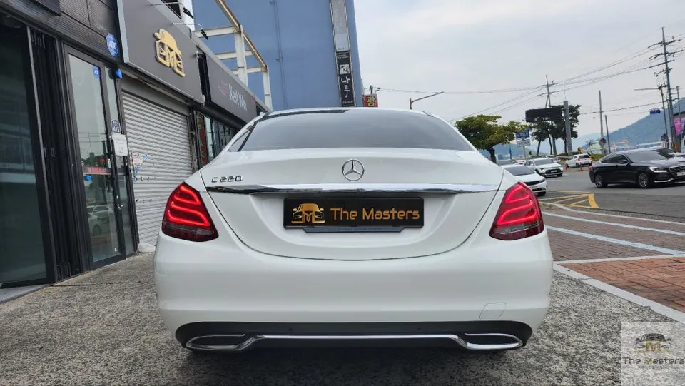 Mercedes-Benz C-Class W205 Ambient Lighting Review photo 2