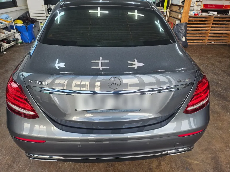Mercedes-Benz E-Class W213 dash cam installation result