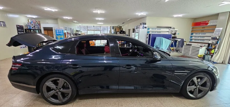 Genesis G80 RG3のカーラッピング事例 施工写真 6