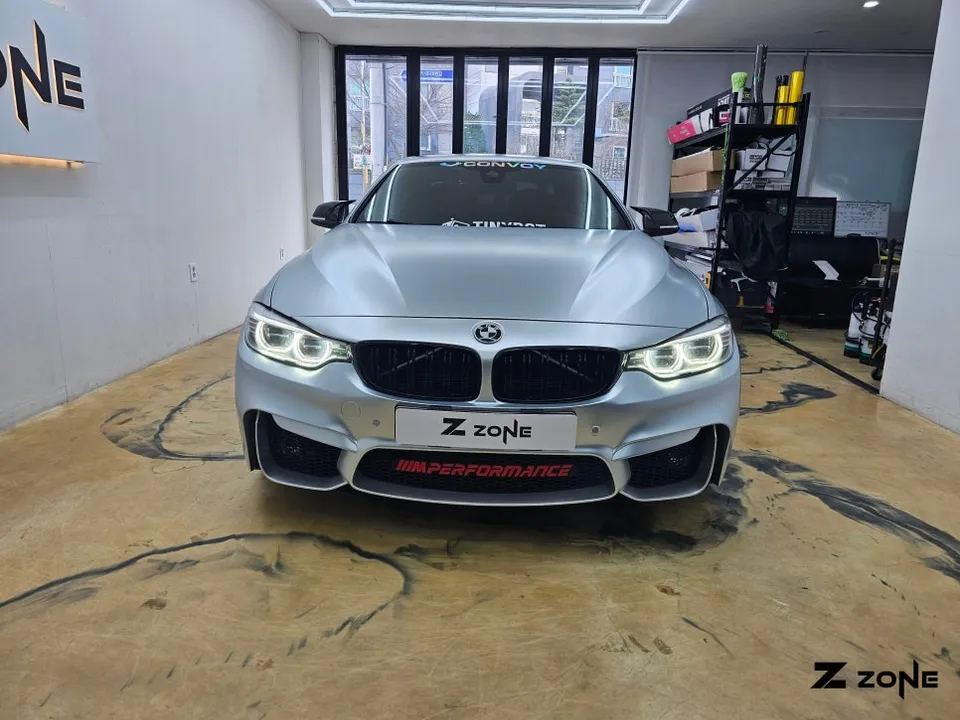 BMW 4 Seriesのカーラッピング事例｜パールメタルの輝き 施工写真 3-1