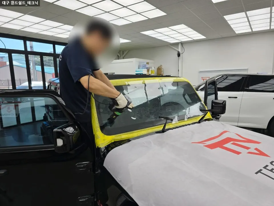 Jeep WranglerのPPF施工事例｜費用目安と仕上がり 施工写真 1-2