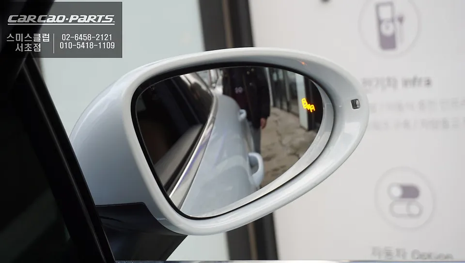 Porsche Macan oem options - Porsche Macan Blind Spot Monitor Installation Review photo 4