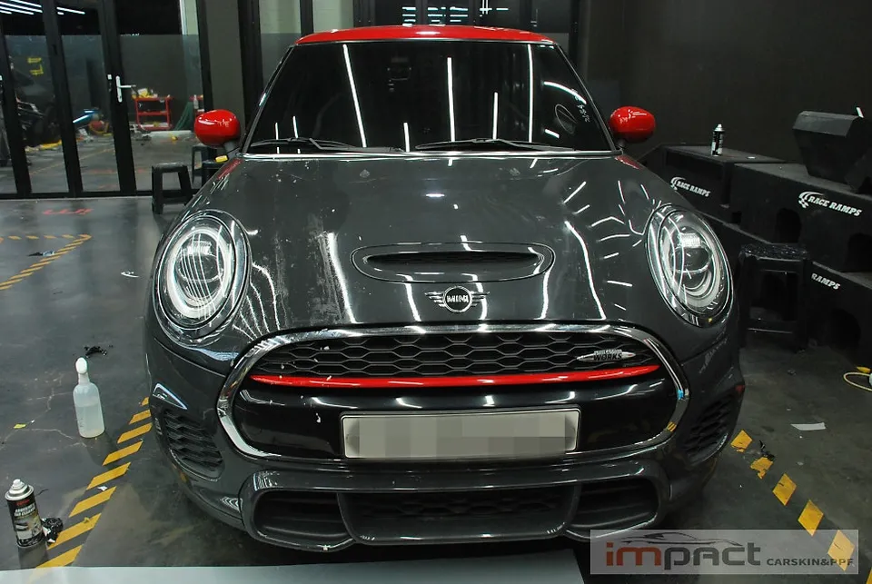 BMW MINI Cooperのカーラッピング事例|費用目安・仕上がり 施工写真 1-1