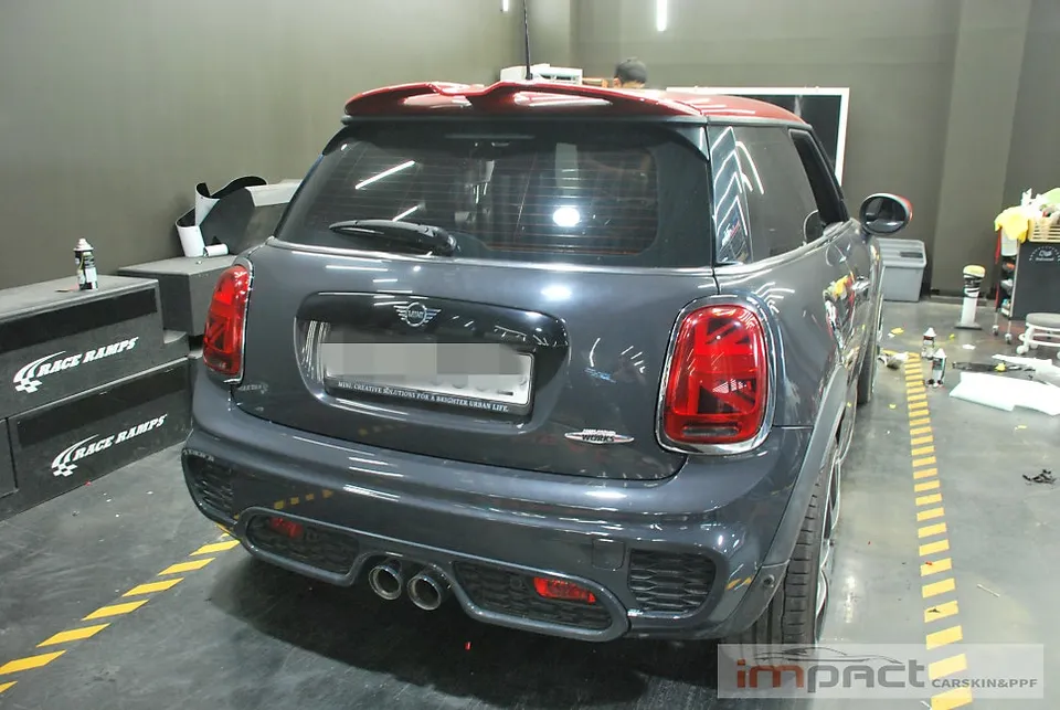 BMW MINI Cooperのカーラッピング事例|費用目安・仕上がり 施工写真 2-1
