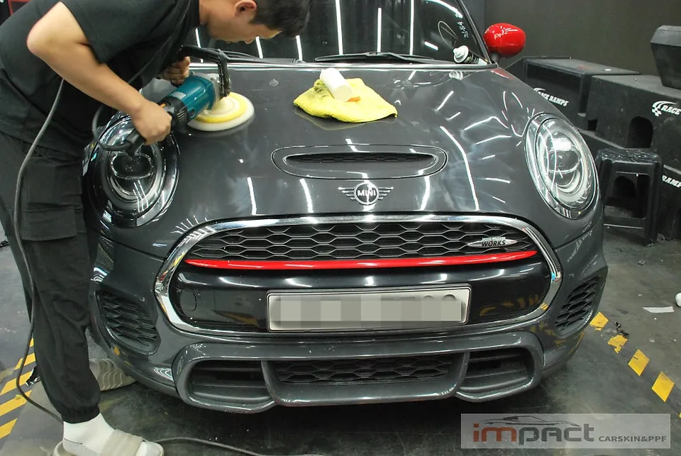 BMW MINI Cooperのカーラッピング事例|費用目安・仕上がり 施工写真 3-1