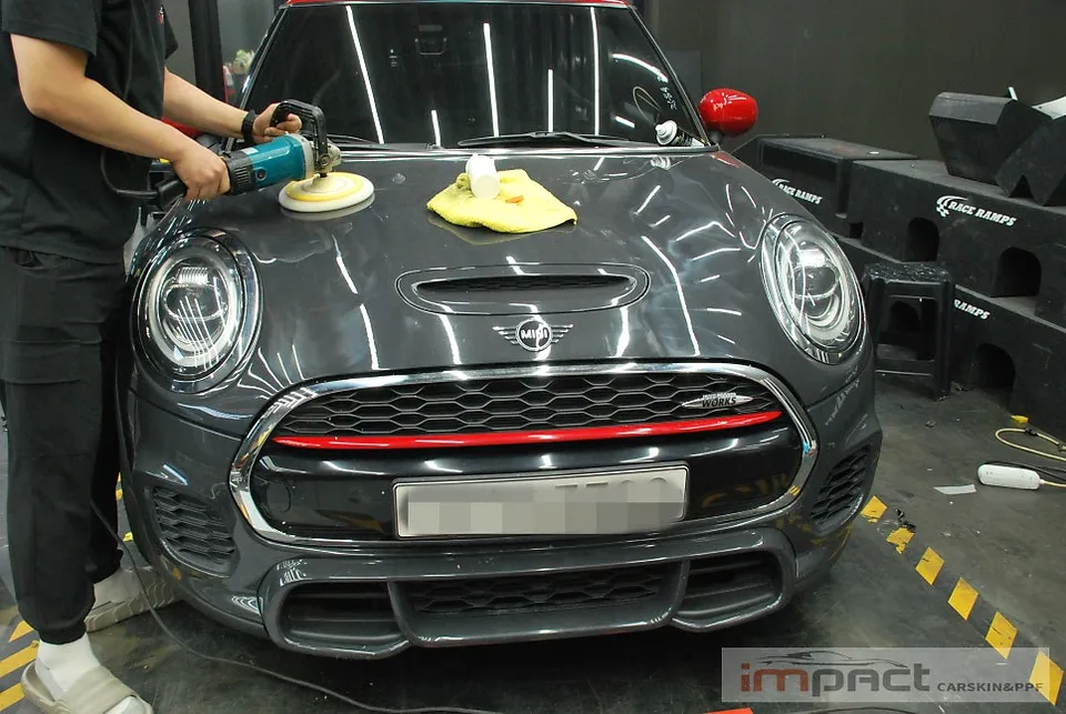 BMW MINI Cooperのカーラッピング事例|費用目安・仕上がり 施工写真 1-2