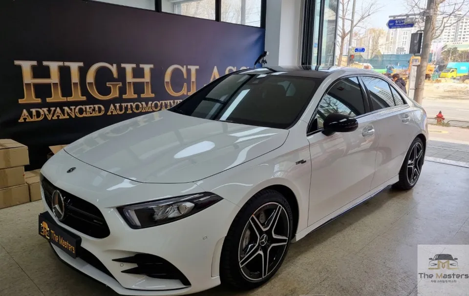 Mercedes-Benz A-Class ambient lighting installation result