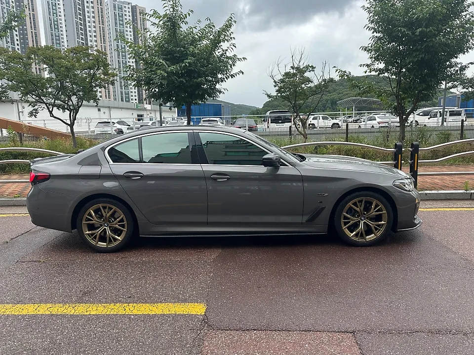 BMW 5 Series G30 vinyl wrap review
